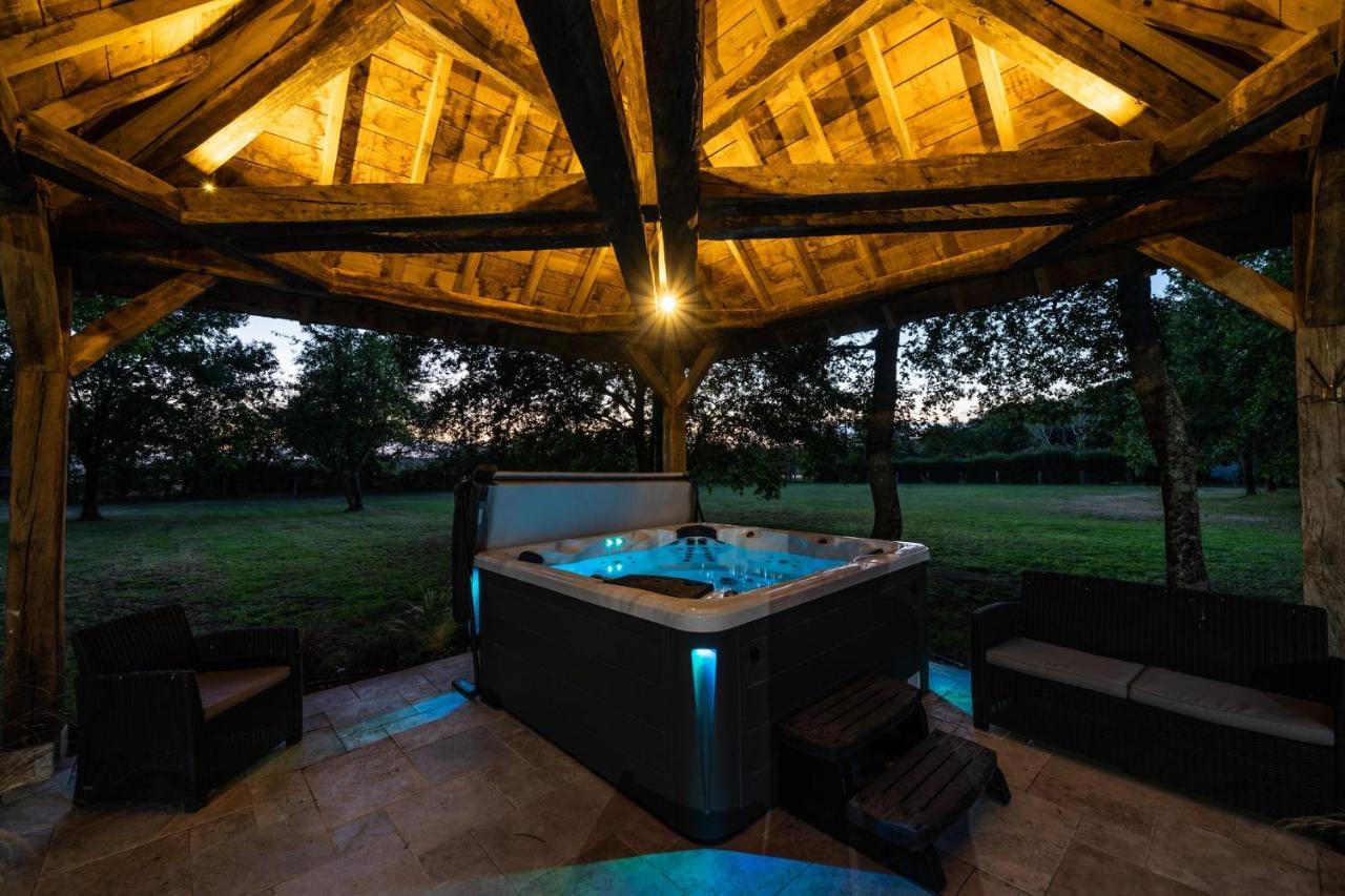La Grange De Leonie, Chambres D'Hotes Avec Piscine Et Spa Mery-sur-Cher Экстерьер фото